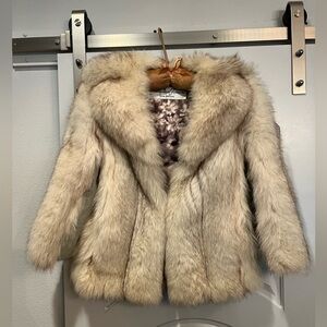 Vintage 1970s natural blue fox short coat. Amazing!! So fancy!
